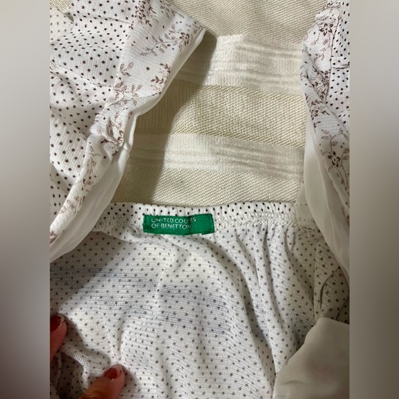 EUC UNITED COLORS OF BENETTON Polkadot and Flower Empire Waist Top, SZ XS - Picture 4 of 5